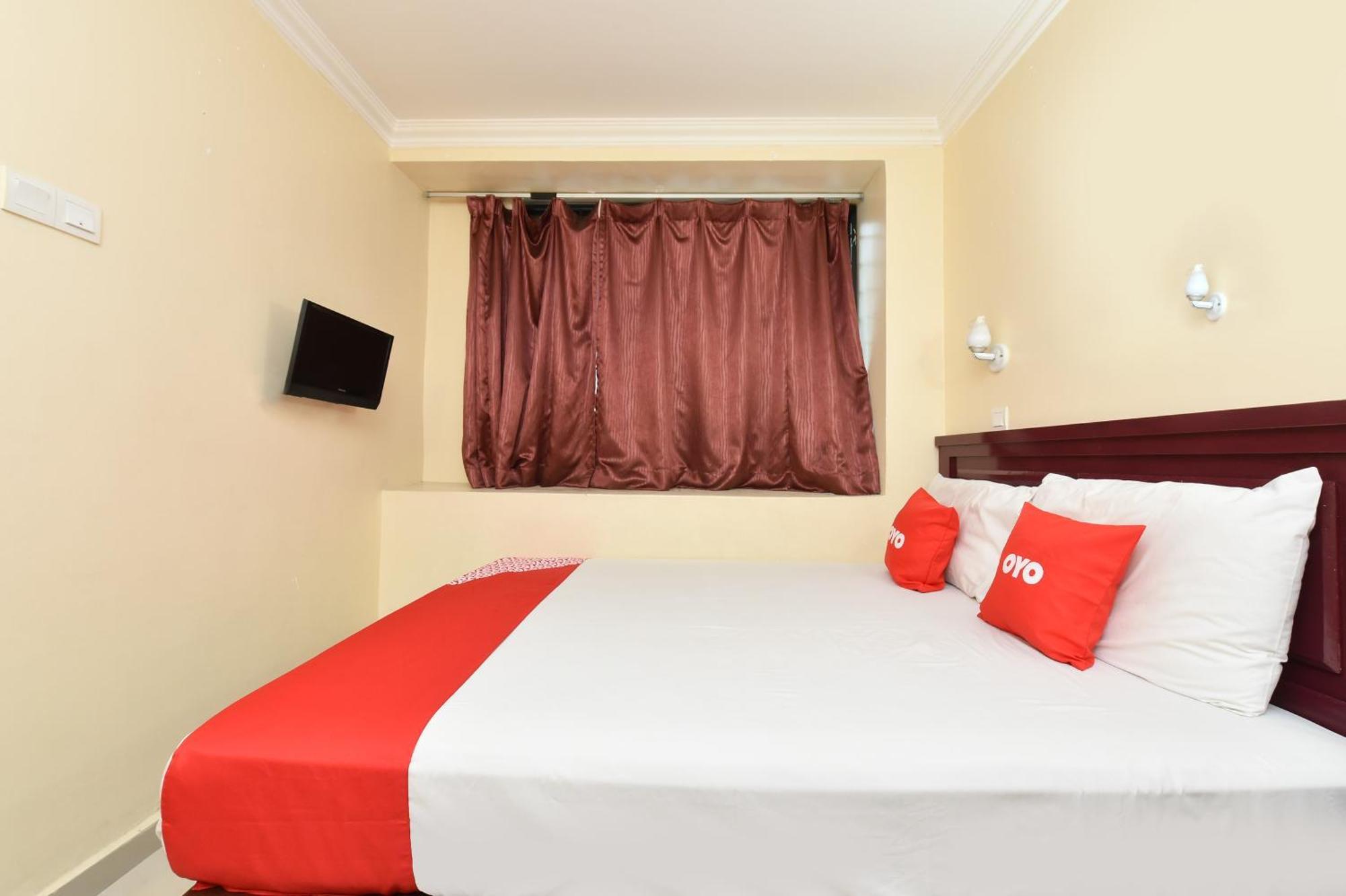 פטלין ג'איה Super Oyo 90562 J Hotel Pj מראה חיצוני תמונה