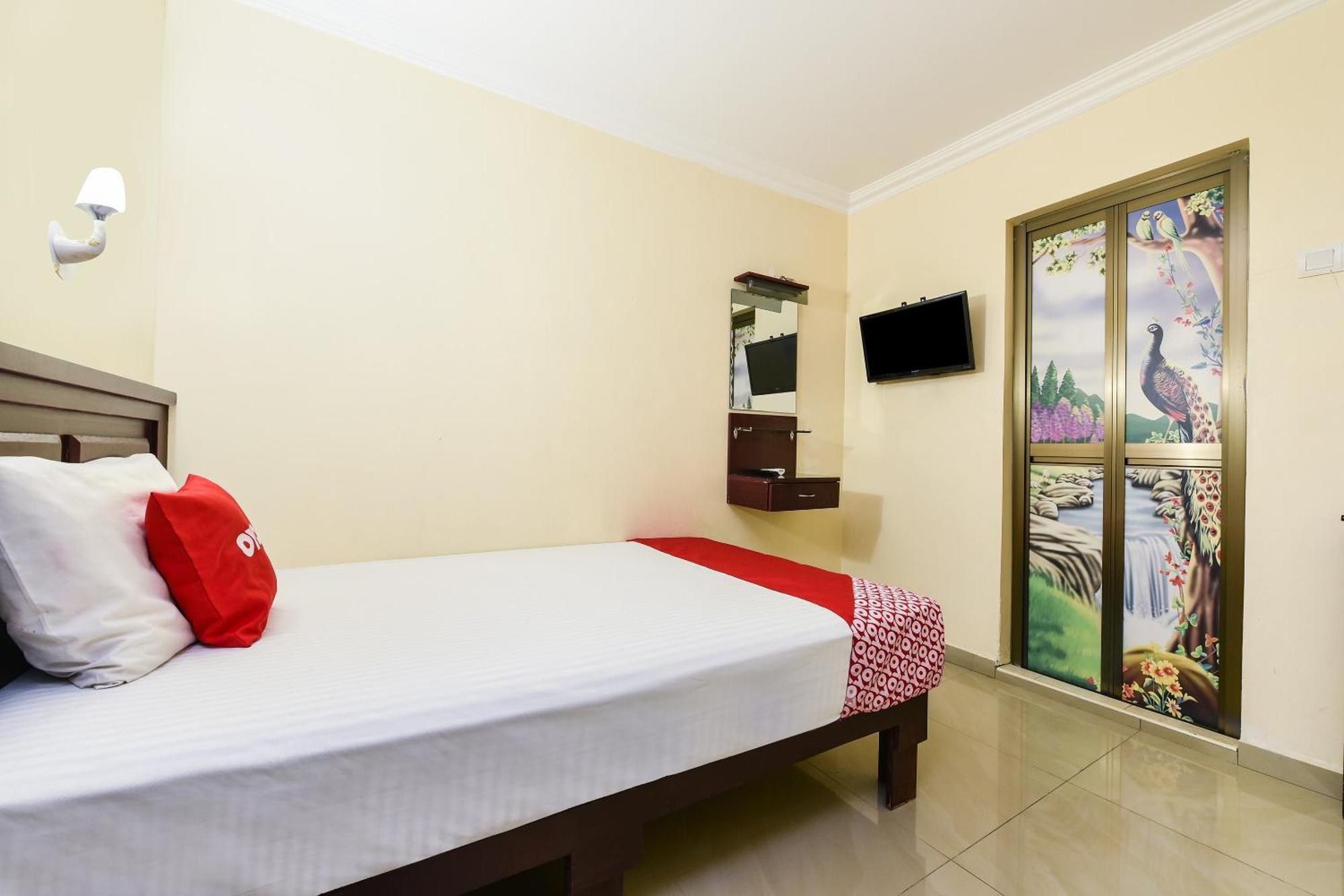 פטלין ג'איה Super Oyo 90562 J Hotel Pj מראה חיצוני תמונה