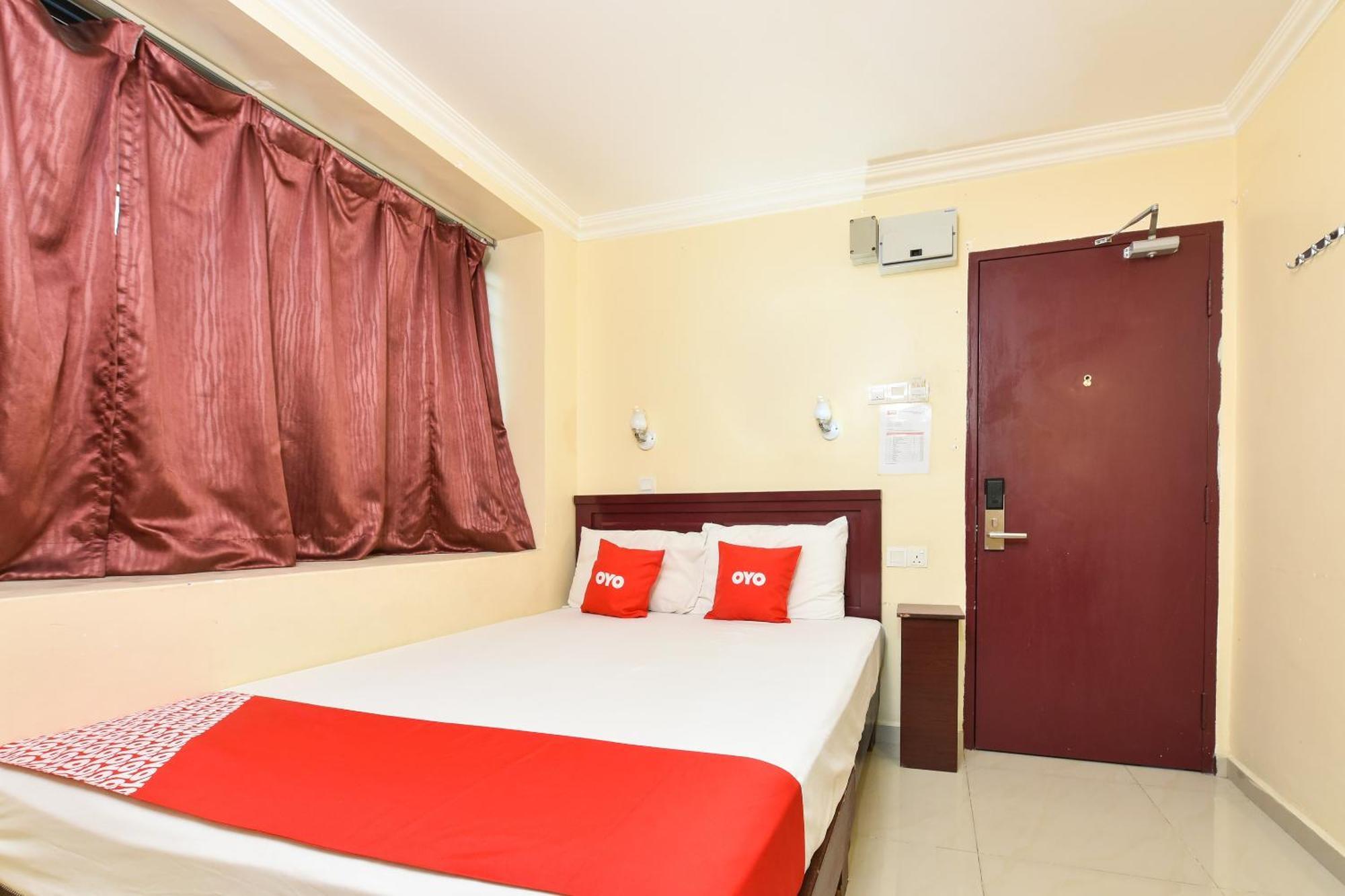 פטלין ג'איה Super Oyo 90562 J Hotel Pj מראה חיצוני תמונה